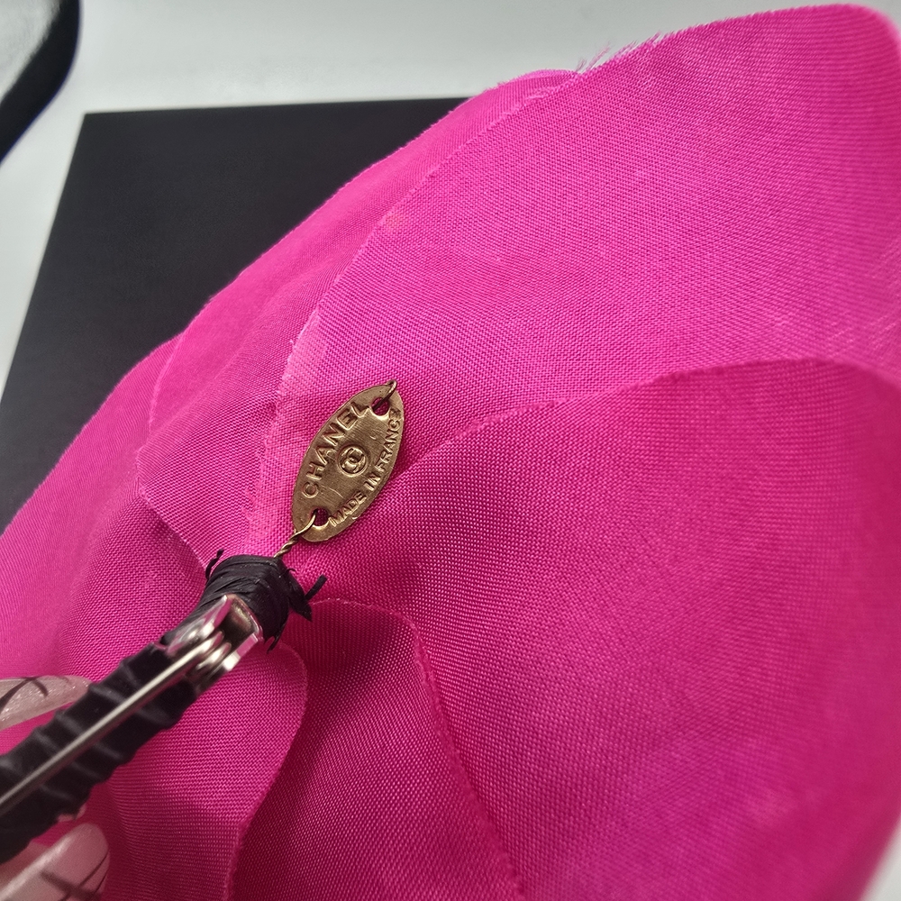 Chanel Hot Pink Camillia Fabric Flower Brooch (LIKE NEW)(BOX/CARD/COA)✨️💖✨️ - Picture 9 of 10